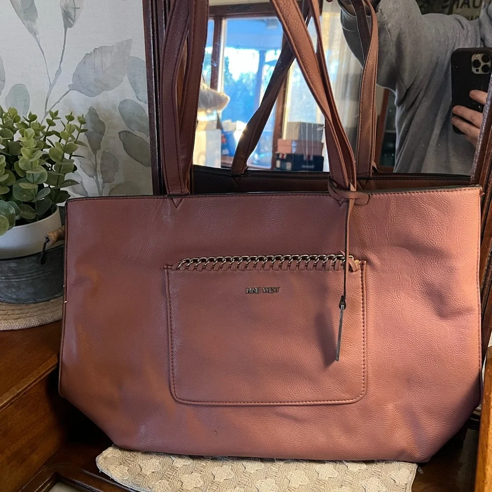 NINE WEST Classic Tote/Shoulder Bag Pink with Silver‎ Chain Detail 18